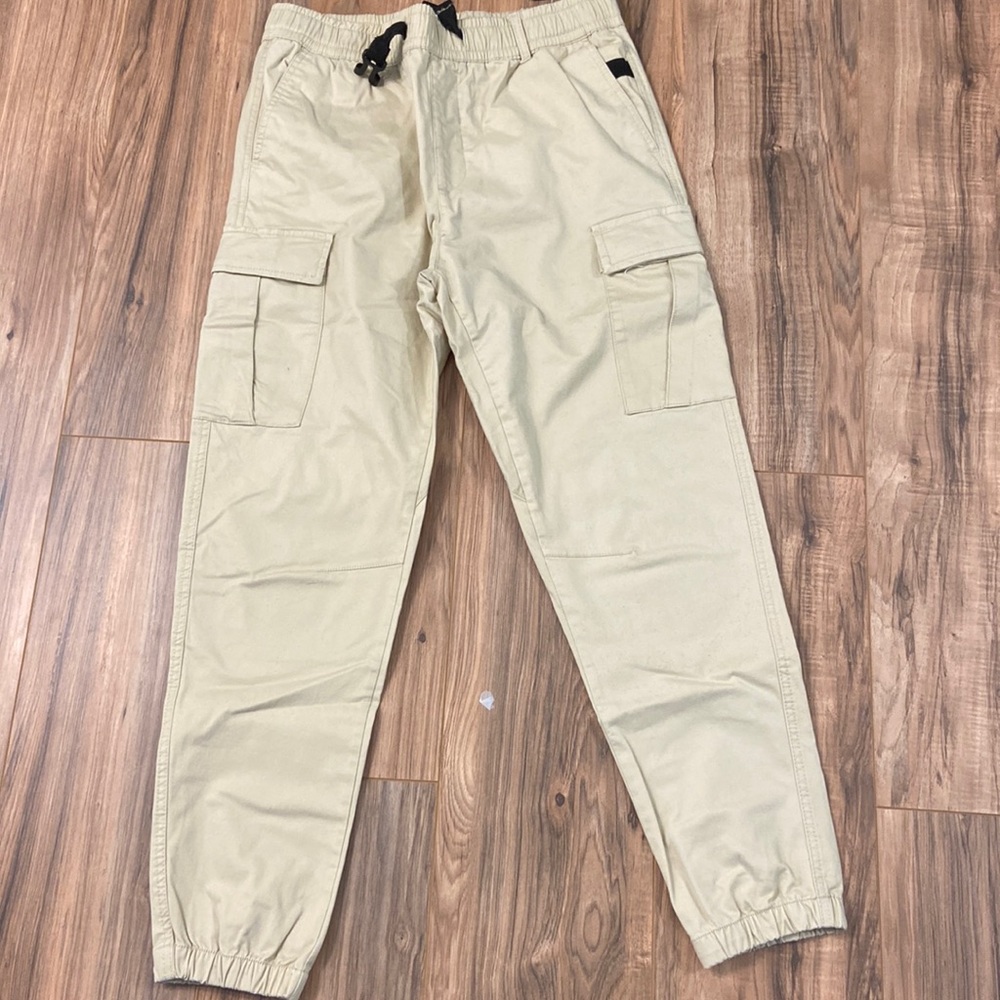 khaki pants